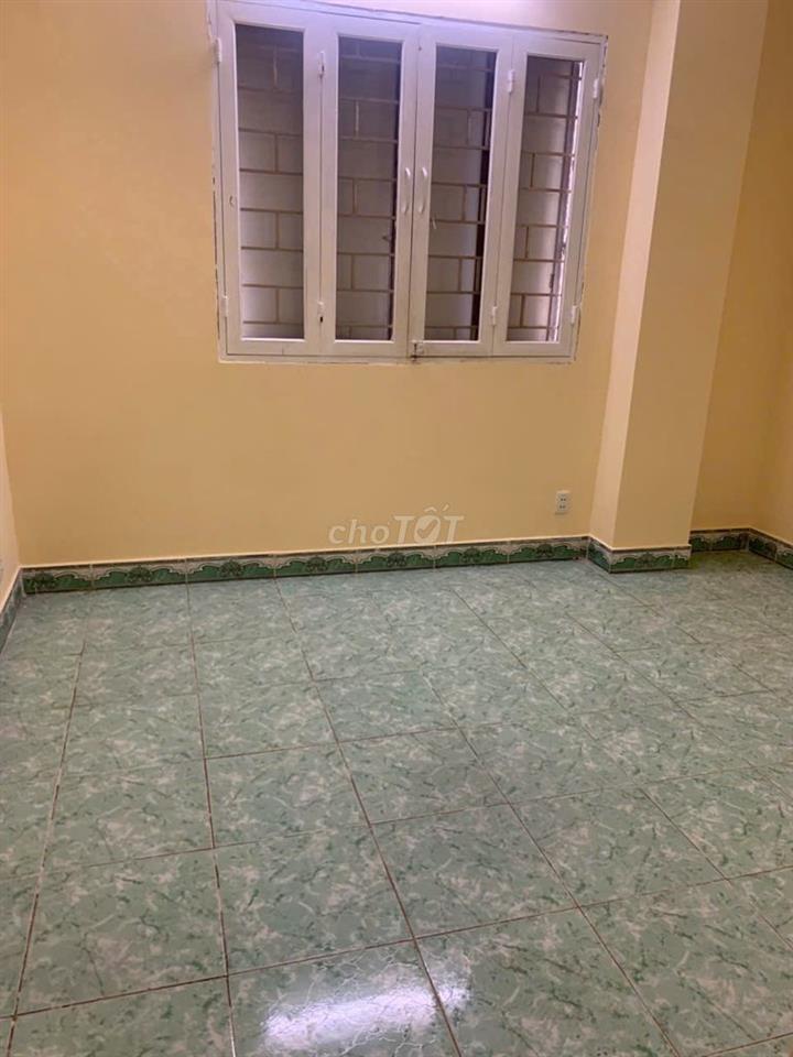 Chung cư mặt tiền CMT8 - đối diện CV Lê Thị Riêng