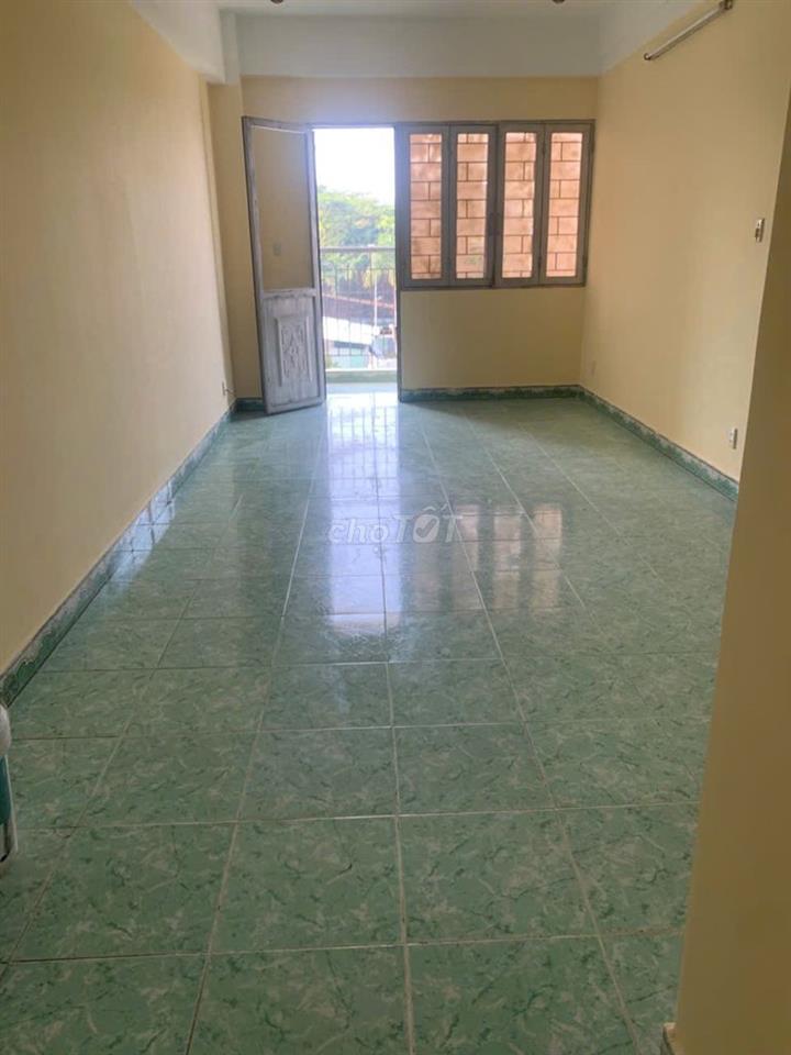 Chung cư mặt tiền CMT8 - đối diện CV Lê Thị Riêng