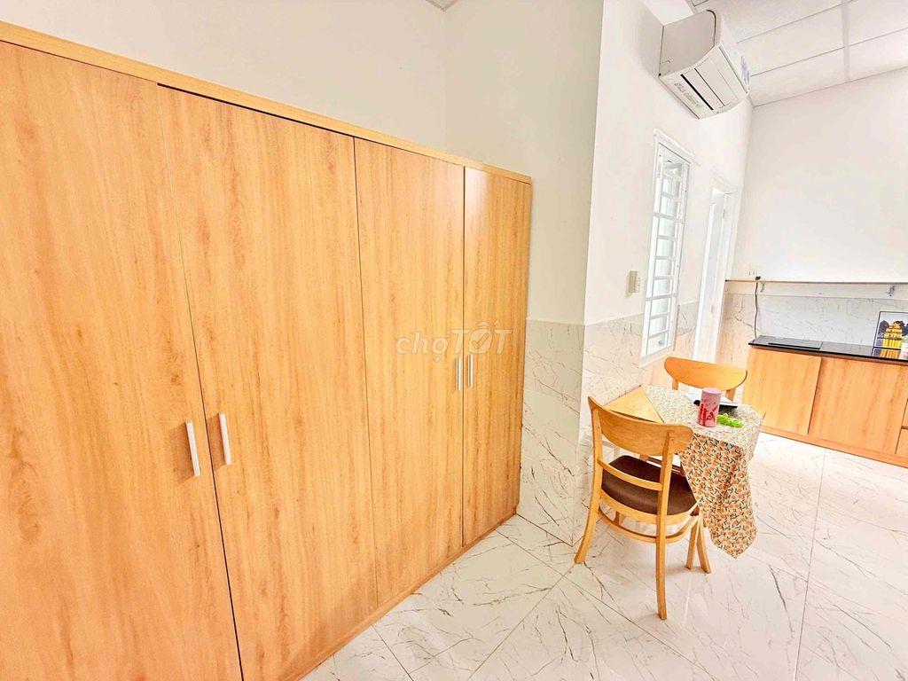 Mặt tiền Cách mạng tháng8 CHDV Ban công trời
