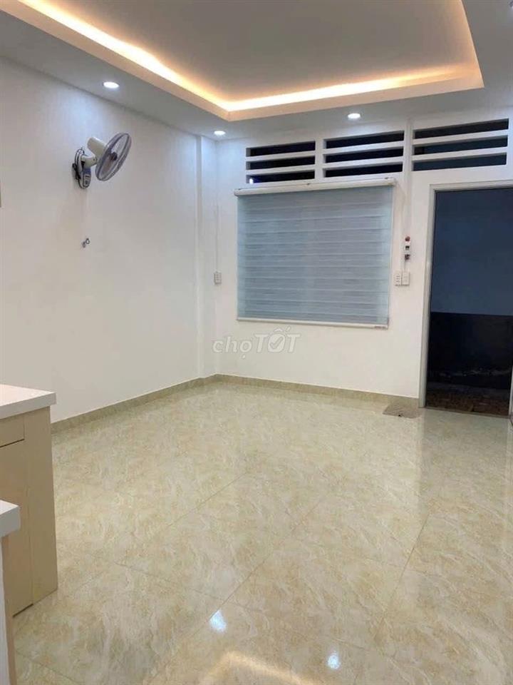 Chung cư Hoàng Sa Quận 3 thang bộ lầu 2 giá 8.5Tr/th 1PN có ban công