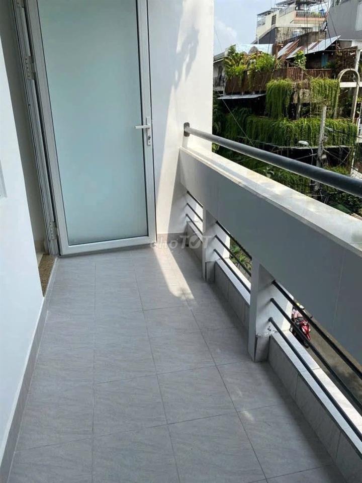 Chung cư Hoàng Sa Quận 3 thang bộ lầu 2 giá 8.5Tr/th 1PN có ban công
