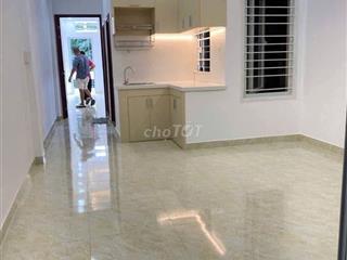Chung cư Hoàng Sa Quận 3 thang bộ lầu 2 giá 8.5Tr/th 1PN có ban công