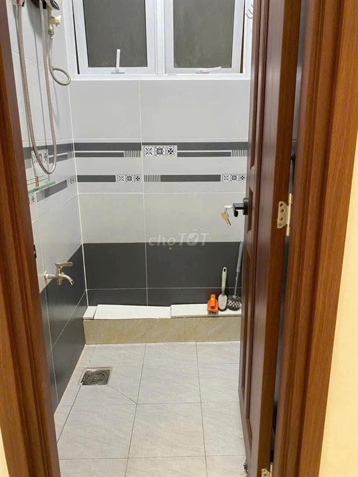 Chung cư Hoàng Sa Quận 3 thang bộ lầu 2 giá 8.5Tr/th 1PN có ban công