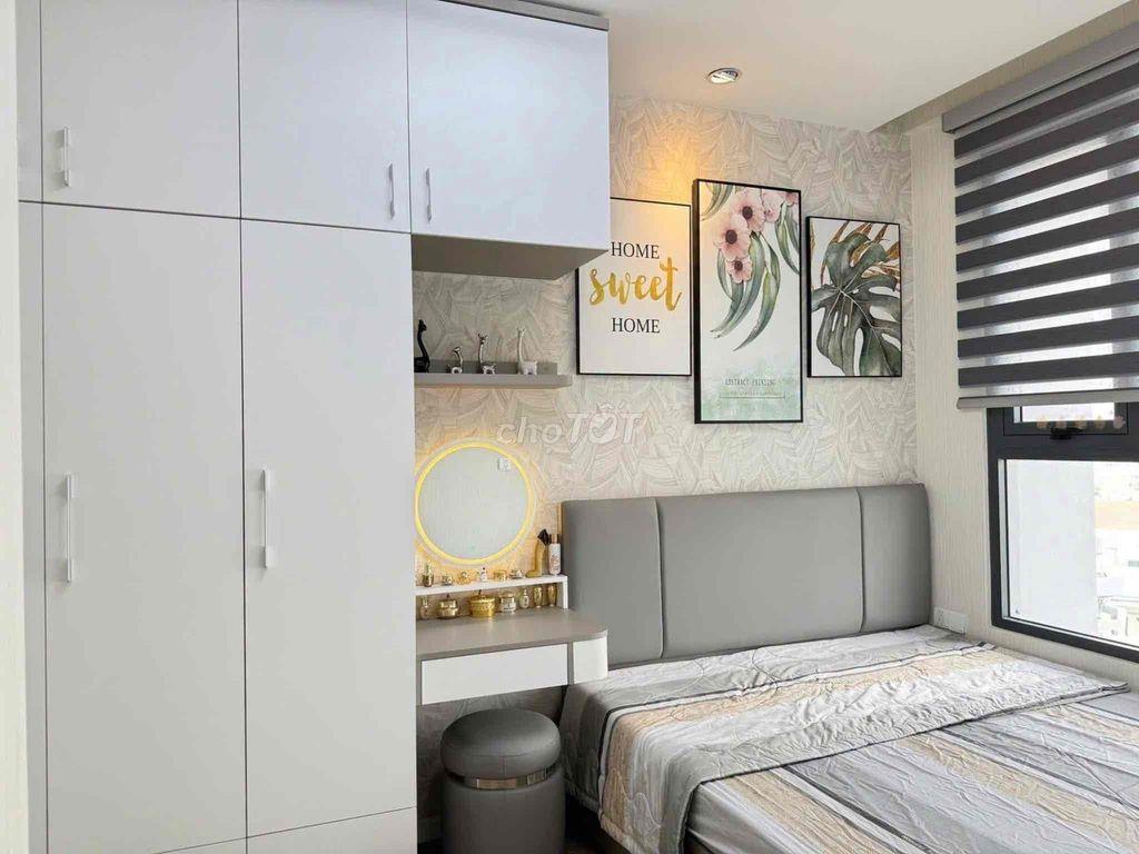 Cần cho thuê gấp căn hộ Terra Royla. DT: 72m2, 2pn, 2wc. Giá 20tr/th.