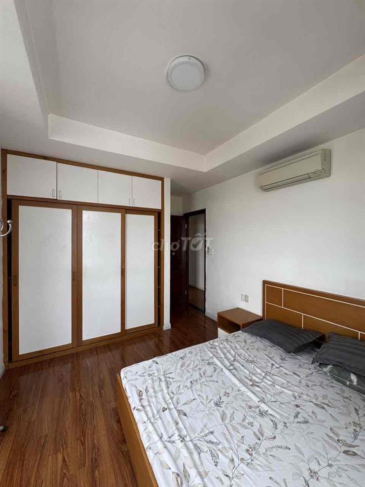 Cần cho thuê gấp căn hộ Cộng Hoà Plaza . DT: 96m2, 3PN, 2WC. Giá 17,5t
