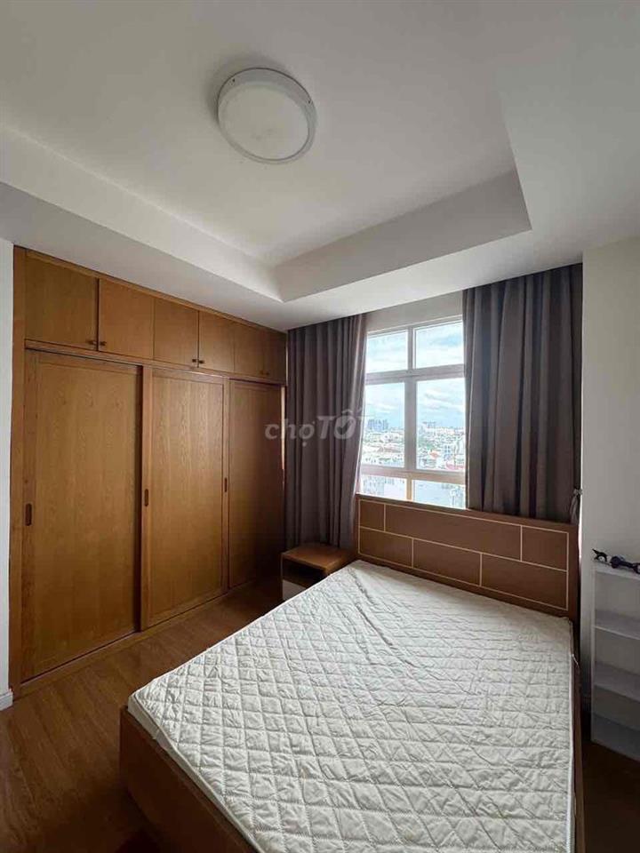 Cần cho thuê gấp căn hộ Cộng Hoà Plaza . DT: 96m2, 3PN, 2WC. Giá 17,5t