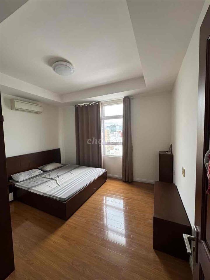Cần cho thuê gấp căn hộ Cộng Hoà Plaza . DT: 96m2, 3PN, 2WC. Giá 17,5t