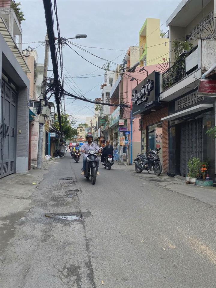 CHDV gồm 14 phòng, Quận 3. DT: 110m2. Thu nhập 60tr/th Giá chỉ 11,5 tỷ