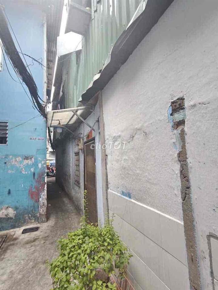 Bán nhà Hẻm 651