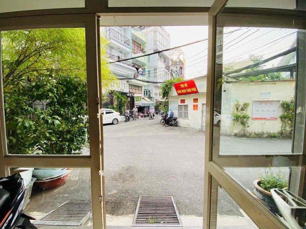 GĐ CẦN BÁN NHÀ CHÍNH CHỦ,HẺM THÔNG XE HƠI QUAY ĐẦU.NGAY TRƯỜNG,ST,BV..