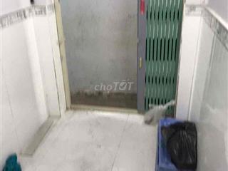 nhà Q10