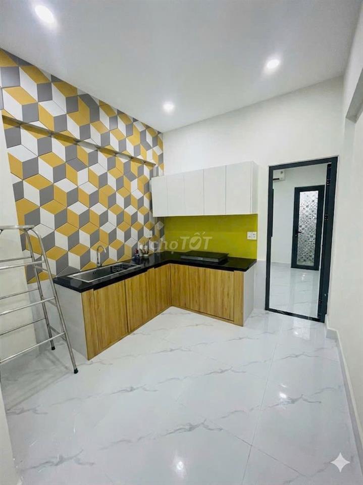 Chủ nhà đi nước ngoài cần bán nhà