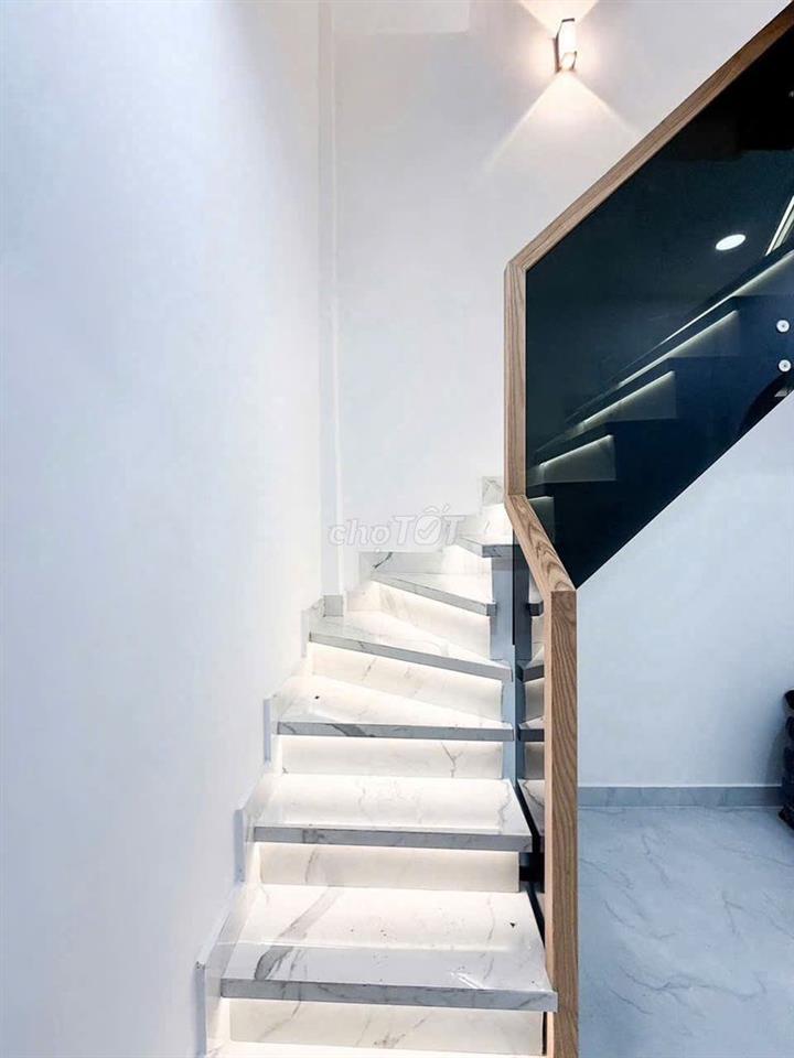 chính chủ bán 198/20 Vo Văn Tần 100m2 hơn 4 tỷ, hh2%