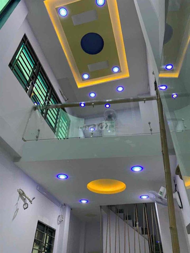 Nhà thuê góc 2 mặt tiền Lý Thái Tổ (5 tầng) - Quận 3