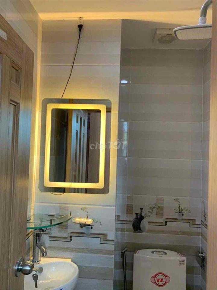 Nhà thuê góc 2 mặt tiền Lý Thái Tổ (5 tầng) - Quận 3