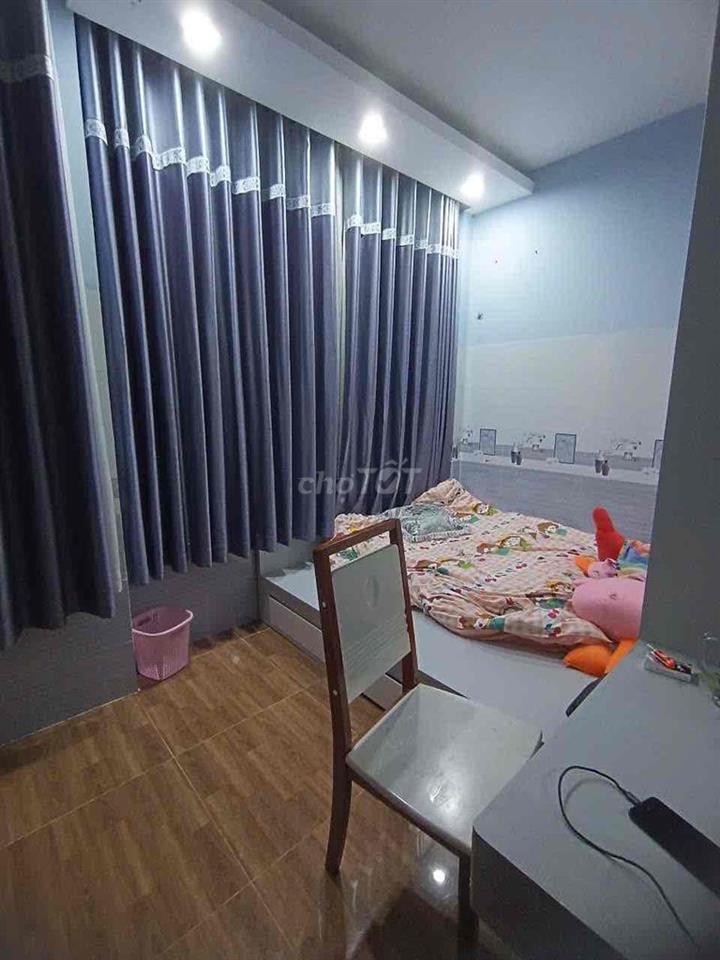Cho thuê nhà Lê Văn Sỹ 4x9 nhà mới 1 trệt 2 lầu sân thượng 4pn 2wc