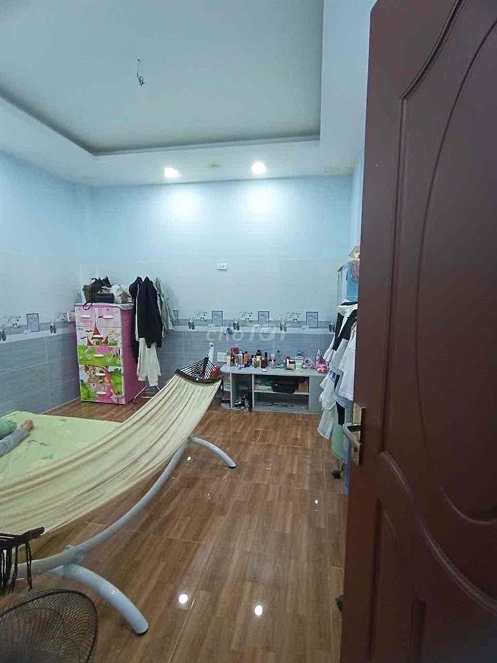 Cho thuê nhà Lê Văn Sỹ 4x9 nhà mới 1 trệt 2 lầu sân thượng 4pn 2wc