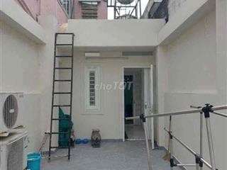 Cho thuê nhà hẻm 8m thông Lý Thường Kiệt 1 trệt 2 lầu sân thượng 4pn