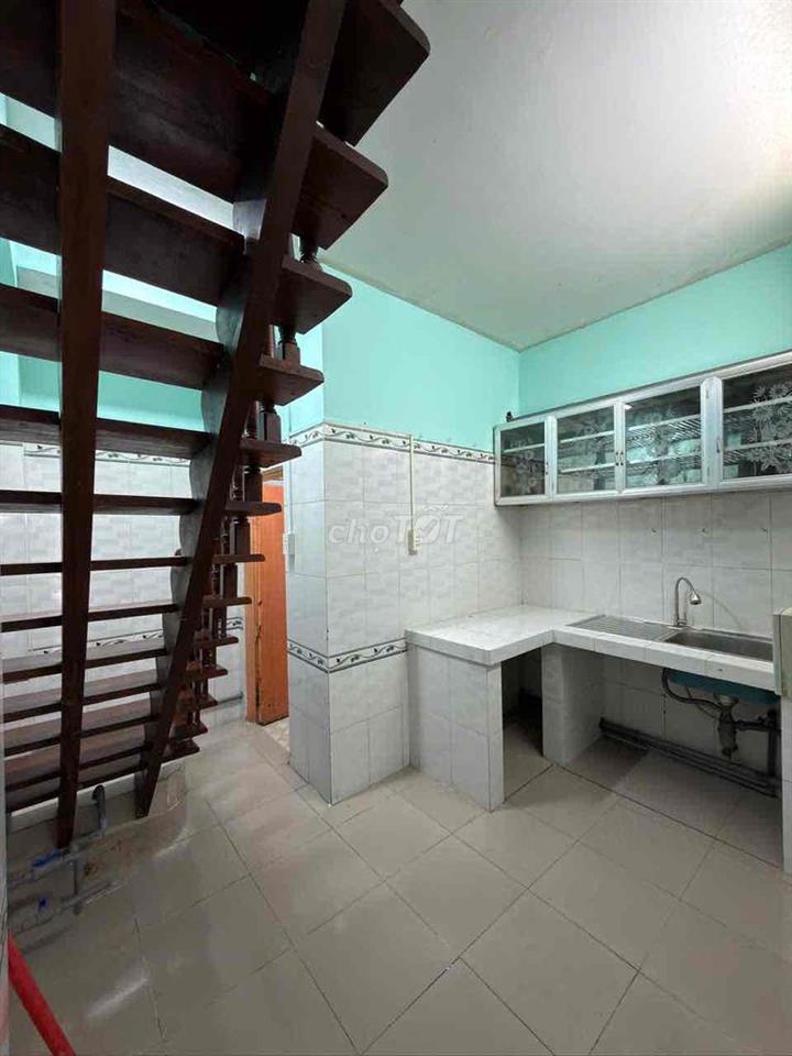 Cho thuê nhà HXH đường CMT8 3,5x12 1 trệt 1 lầu 2pn 2wc kd buôn bán