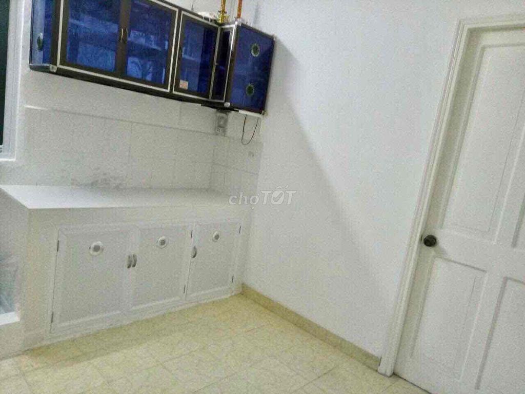 Cho thuê chung cư Bàu Cát 2 100m2 3pn 2wc có 3 máy lạnh thang bộ