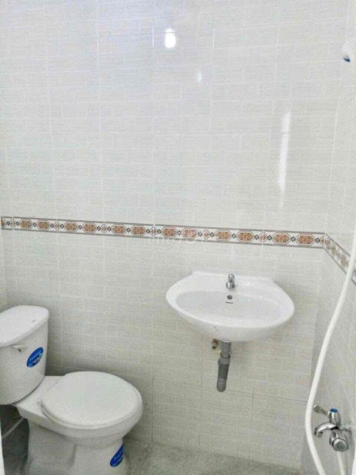 Cho thuê chung cư Bàu Cát 2 100m2 3pn 2wc có 3 máy lạnh thang bộ