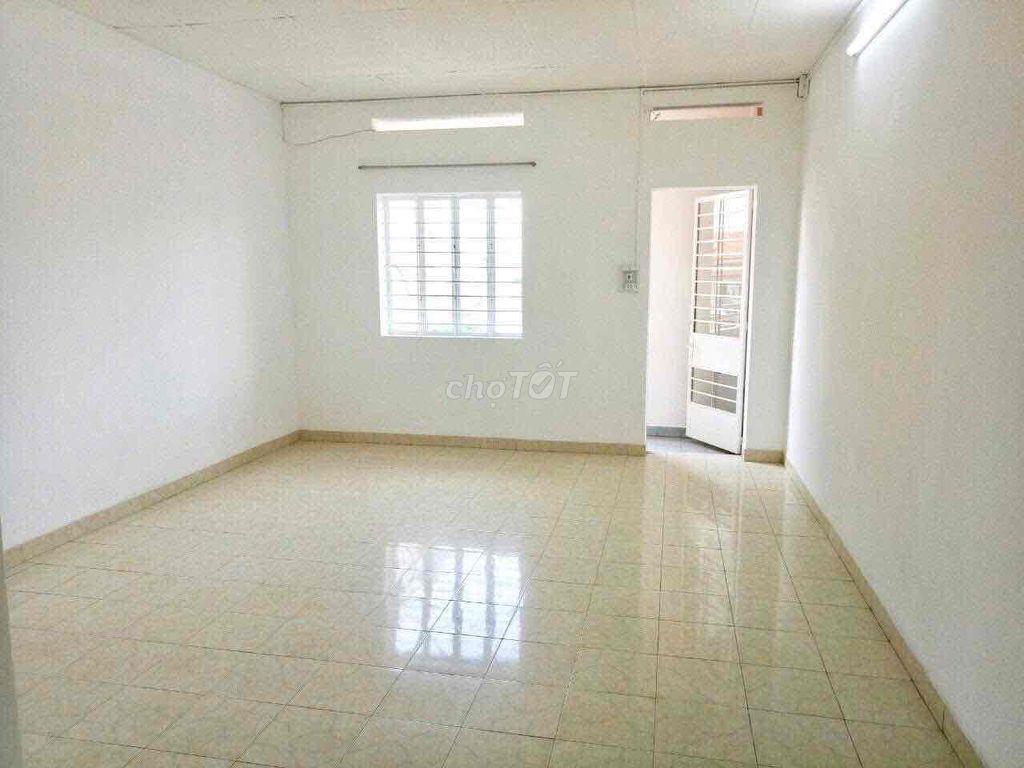 Cho thuê chung cư Bàu Cát 2 100m2 3pn 2wc có 3 máy lạnh thang bộ