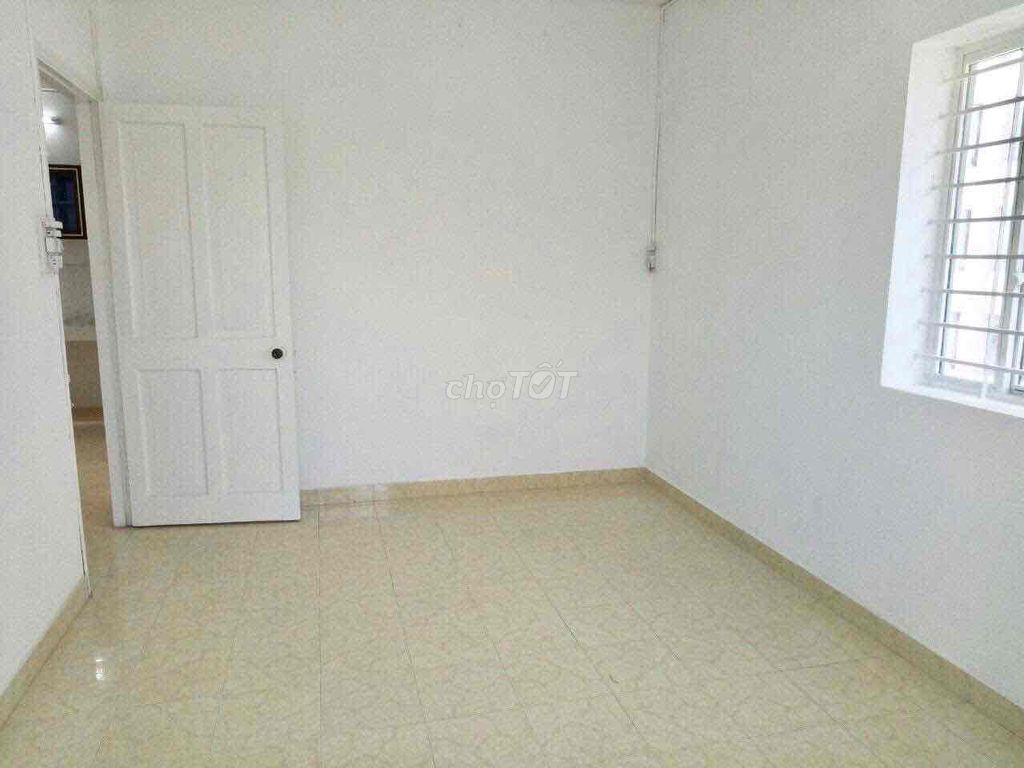 Cho thuê chung cư Bàu Cát 2 100m2 3pn 2wc có 3 máy lạnh thang bộ