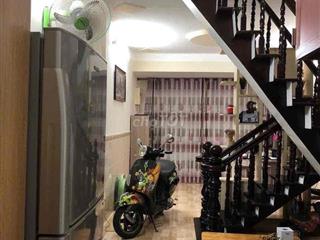 Cho thuê nhà đường Cộng Hoà 3,7x10 1 trệt 1 lầu 2pn 2wc full nội thất