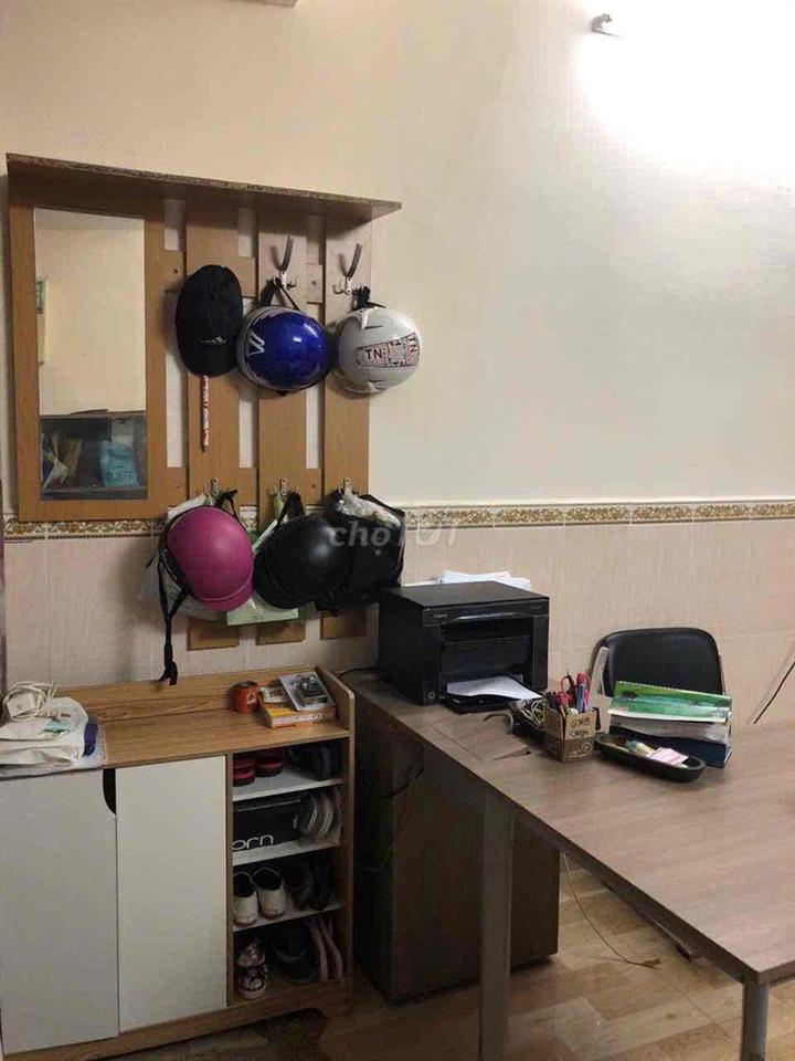 Cho thuê nhà đường Cộng Hoà 3,7x10 1 trệt 1 lầu 2pn 2wc full nội thất