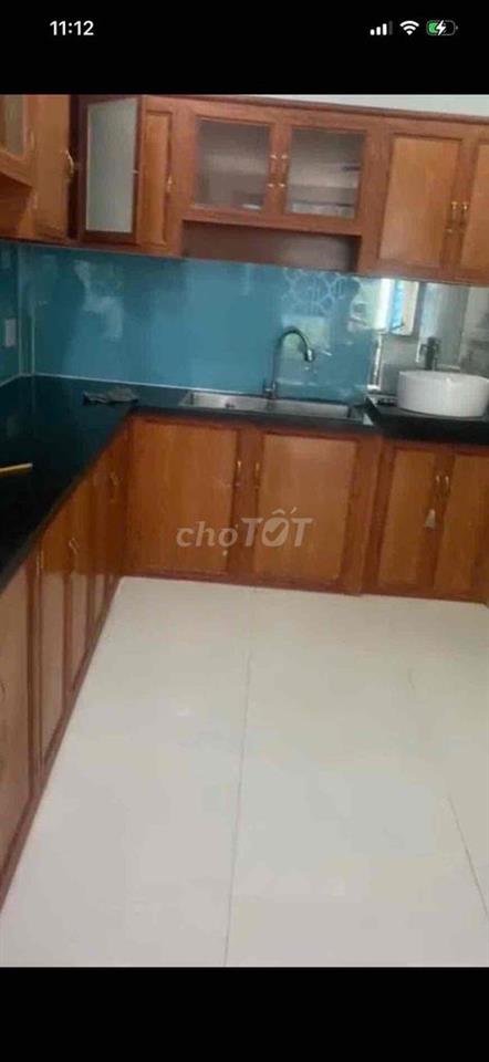 Cho thuê nhà CMT8 4x9 kết cấu 1 trệt 1 lầu 2pn 2wc 2 máy lạnh