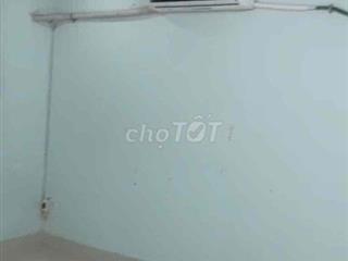 Cho thuê nhà CMT8 4x9 kết cấu 1 trệt 1 lầu 2pn 2wc 2 máy lạnh