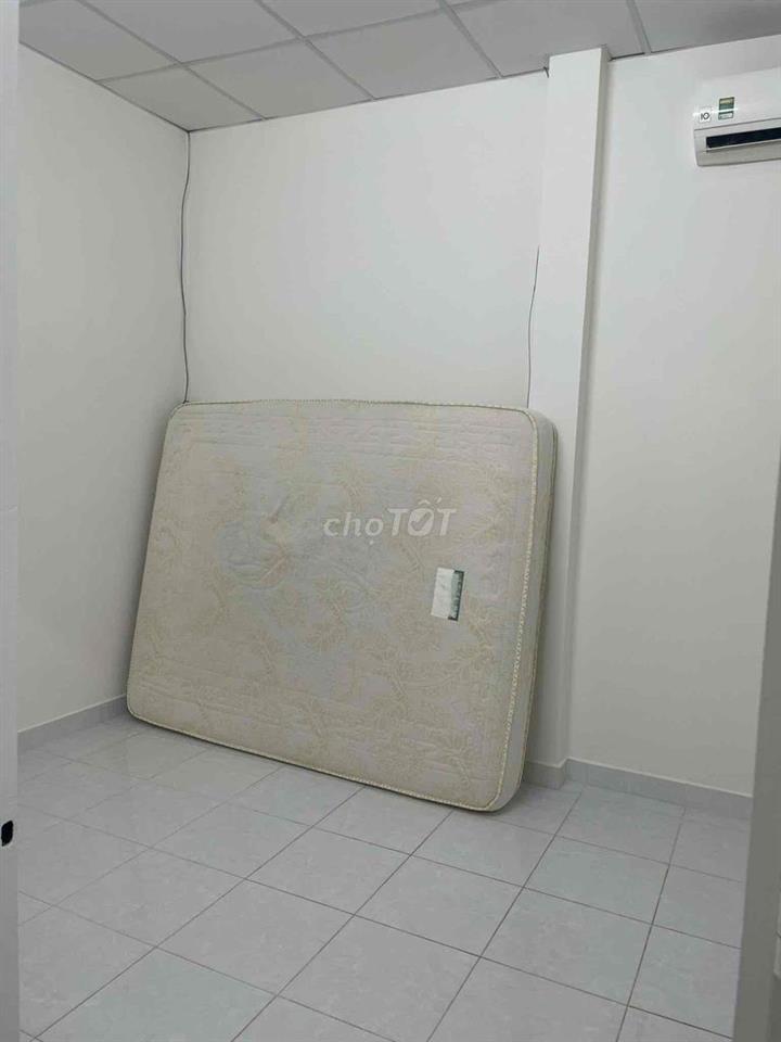 Cho thuê nhà Ni Sư Huỳnh Liên 4x11 1 trệt 1 lầu 2pn 2wc