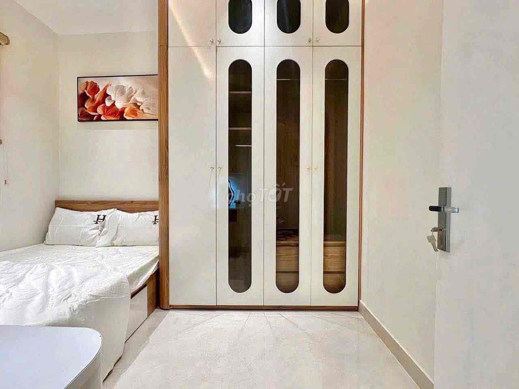 Cho thuê nhà đường CMT8 4x9 1 trệt 1 lửng 2 lầu 3pn 3wc full nt