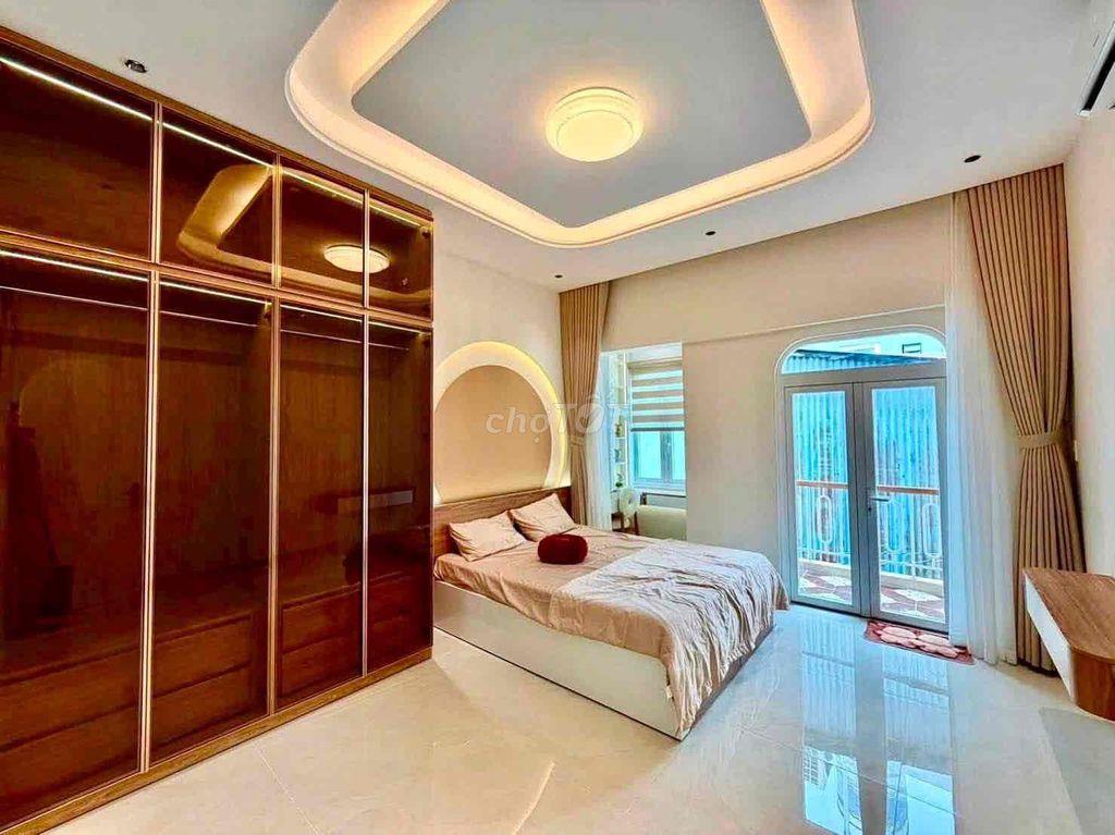 Cho thuê nhà đường CMT8 4x9 1 trệt 1 lửng 2 lầu 3pn 3wc full nt