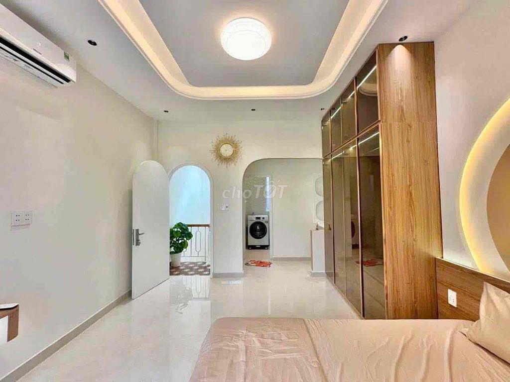 Cho thuê nhà đường CMT8 4x9 1 trệt 1 lửng 2 lầu 3pn 3wc full nt