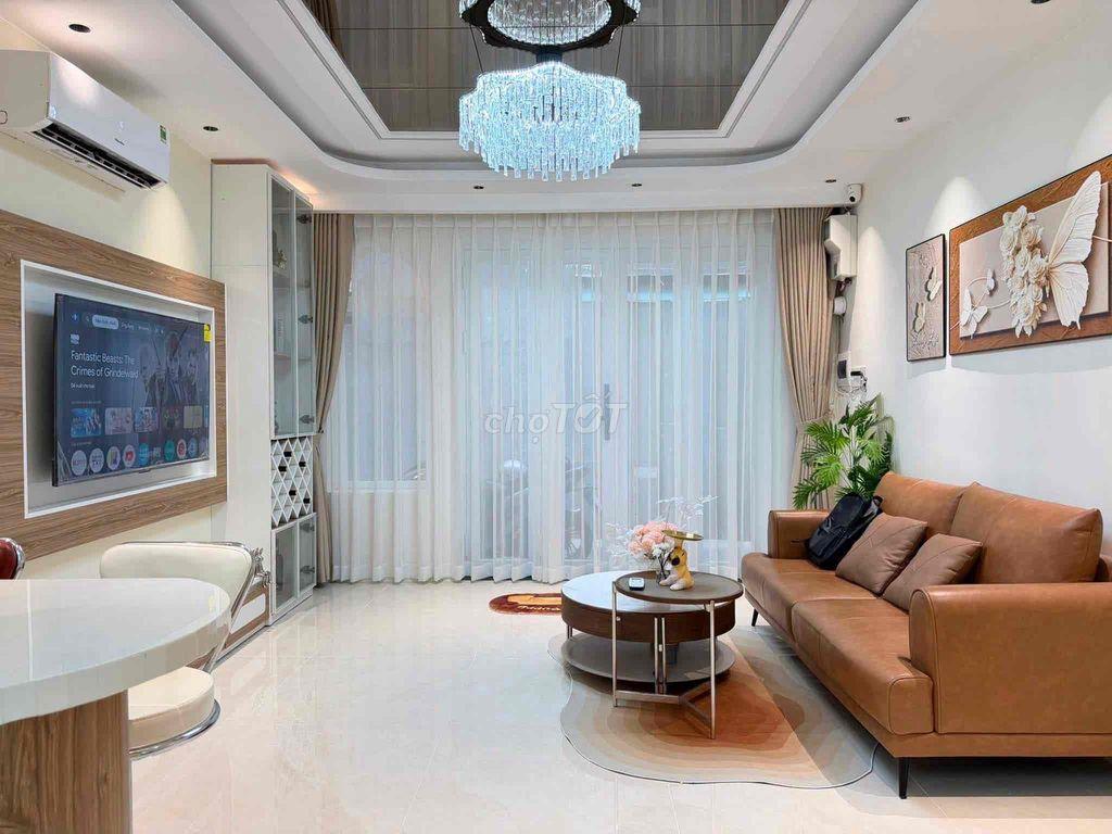 Cho thuê nhà đường CMT8 4x9 3pn 3wc full nội thất