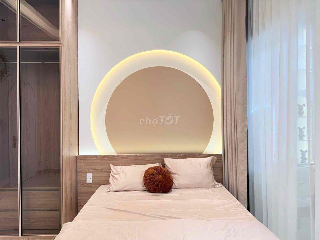 Cho thuê nhà đường CMT8 4x9 3pn 3wc full nội thất