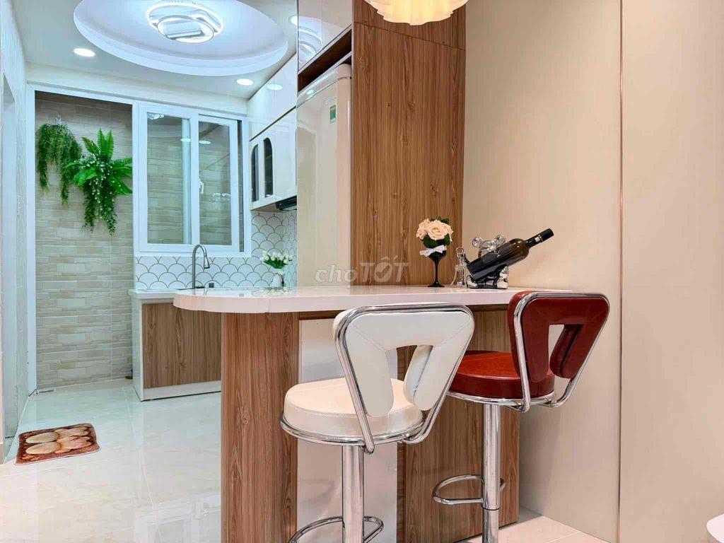 Cho thuê nhà đường CMT8 4x9 3pn 3wc full nội thất
