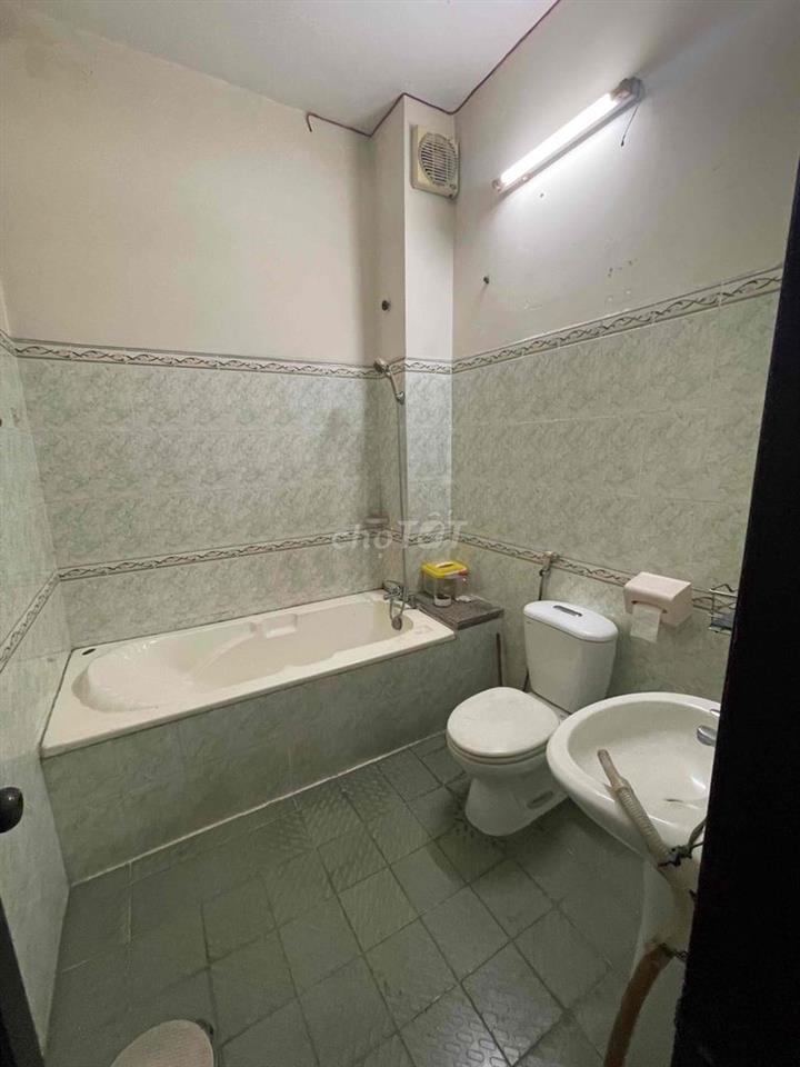 Cho thuê nhà ngay khu K300 1 trệt 2 lầu sân thượng 2pn 4wc full nt