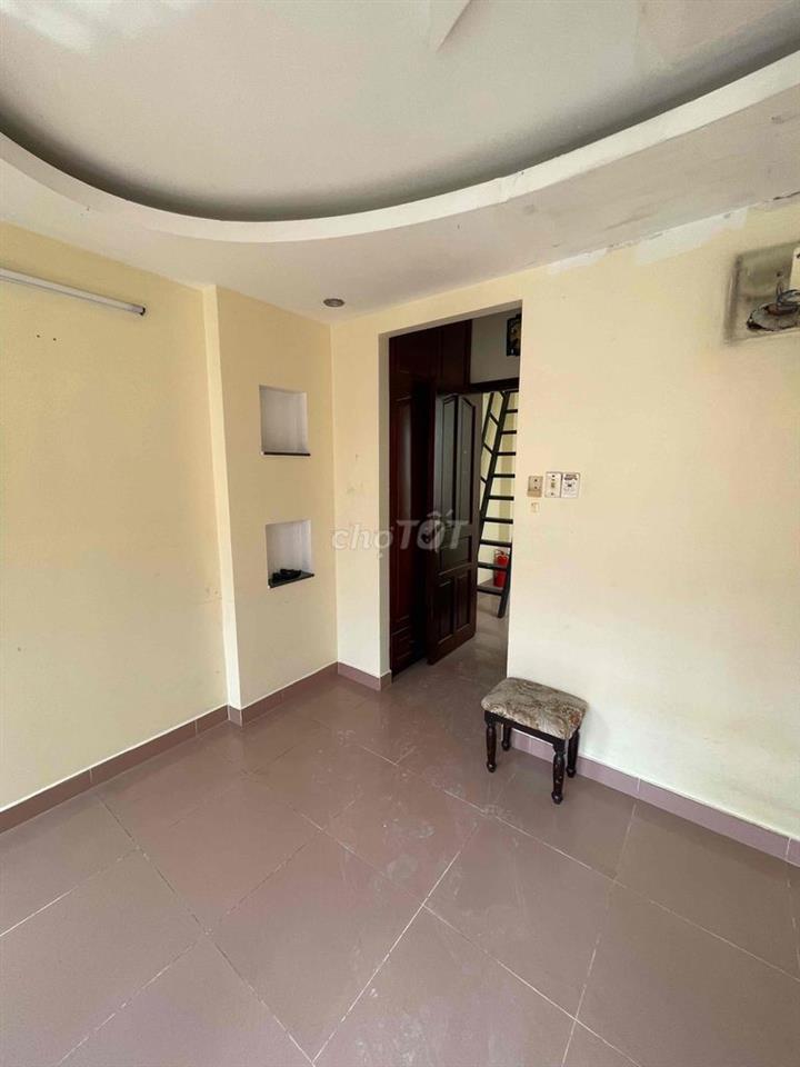 Cho thuê nhà HXH đường Nguyễn Hồng Đào 4x7 1 trệt 3 lầu st 3pn 4wc
