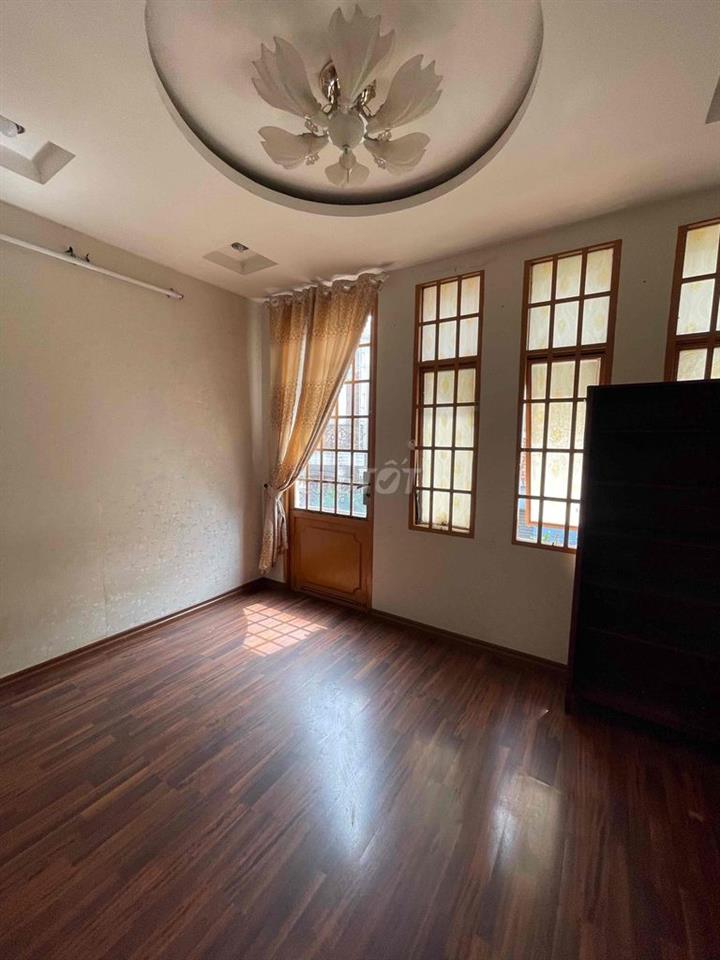 Cho thuê nhà HXH đường Nguyễn Hồng Đào 4x7 1 trệt 3 lầu st 3pn 4wc