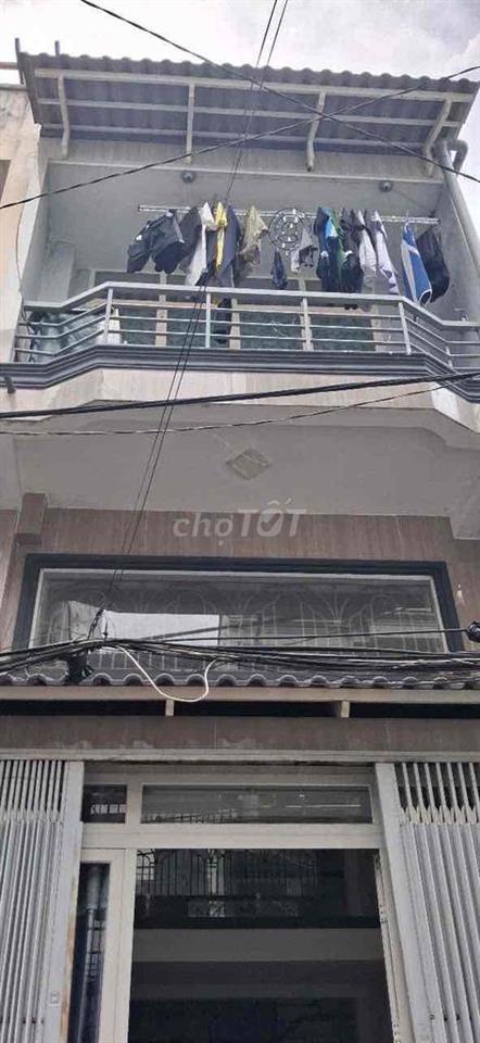 Cho thuê nhà đường CMT8 3,5x13 nhà 1 trệt 1 lửng 1 lầu 3pn 3wc full nt