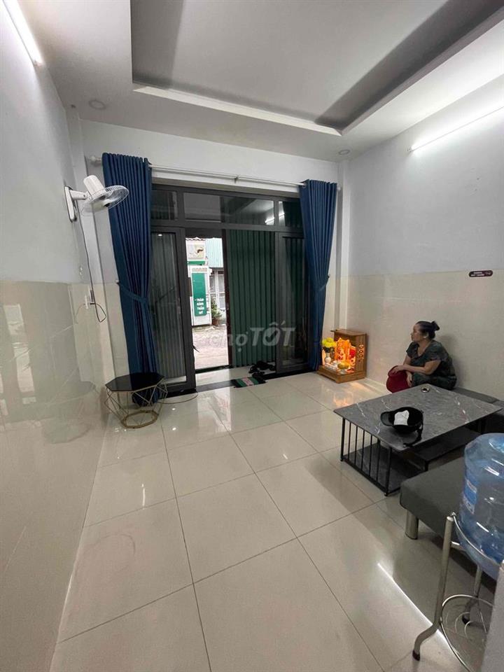 Cho thuê nhà HXH Đồng Xoài 4x8 1 trệt 3 lầu 3pn 3wc full nội thất