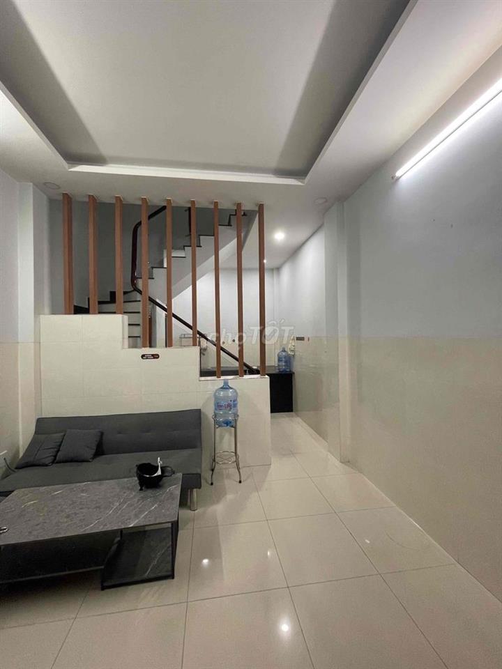 Cho thuê nhà HXH Đồng Xoài 4x8 1 trệt 3 lầu 3pn 3wc full nội thất