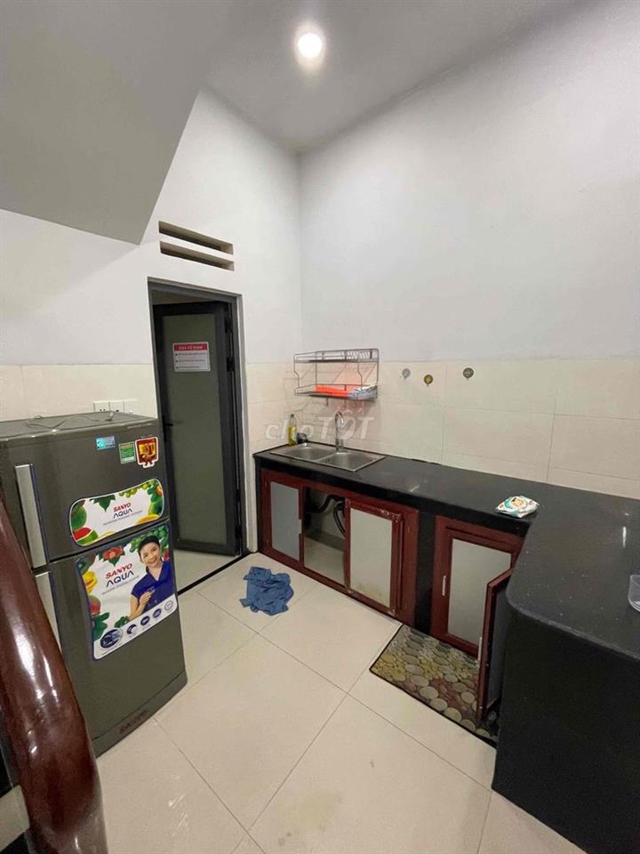 Cho thuê nhà HXH Đồng Xoài 4x8 1 trệt 3 lầu 3pn 3wc full nội thất