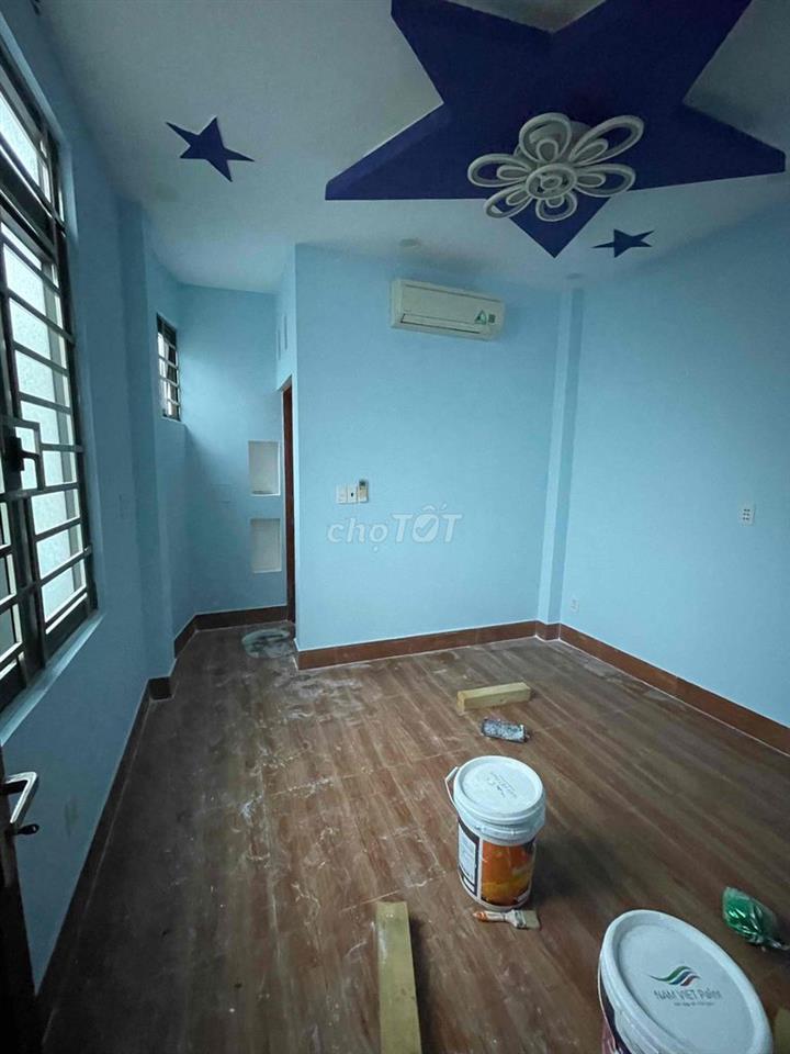 Cho thuê nhà đường CMT8 4x15 căn góc 1 trệt 2 lầu 3pn 4wc sân thượng