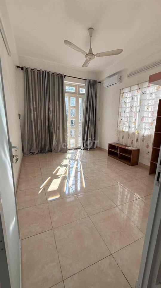 Cho nữ thuê phòng đường Trương Công Định 20m2 có máy lạnh