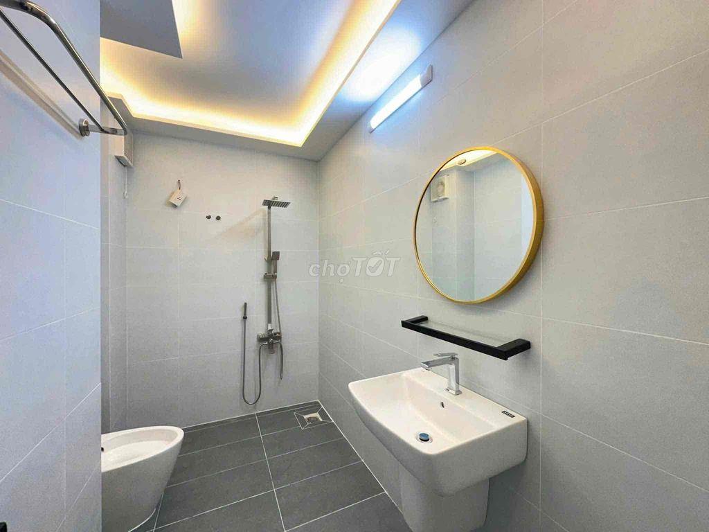 Cho thuê nhà Lam Sơn Tân Bình | 8x16m | Có sân | Trệt lửng 1 lầu | 3PN