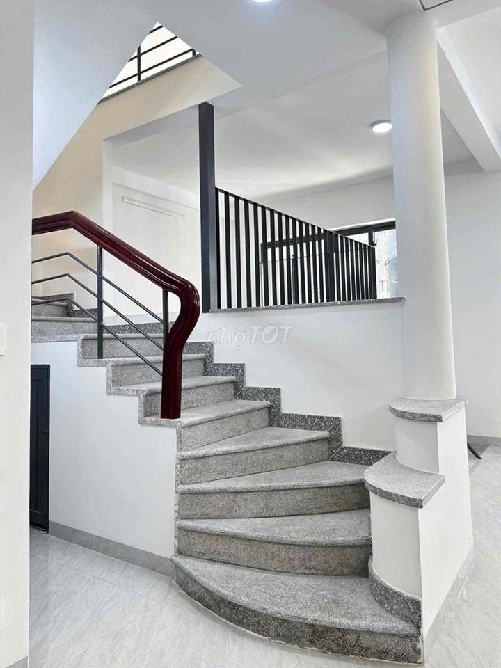 Cho thuê nhà Lam Sơn Tân Bình | 8x16m | Có sân | Trệt lửng 1 lầu | 3PN