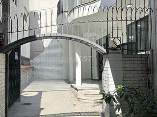 Cho thuê nhà Lam Sơn Tân Bình | 8x16m | Có sân | Trệt lửng 1 lầu | 3PN